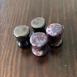 Two pairs carved stone 00 plugs, NWOT